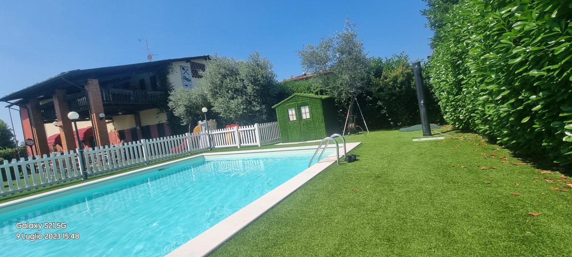 Hotel Manuela Le Quattro Coppe Desenzano del Garda Exterior foto