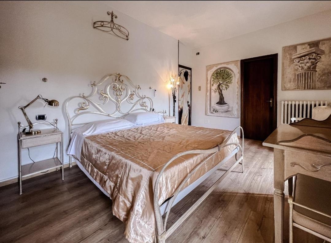Hotel Manuela Le Quattro Coppe Desenzano del Garda Exterior foto